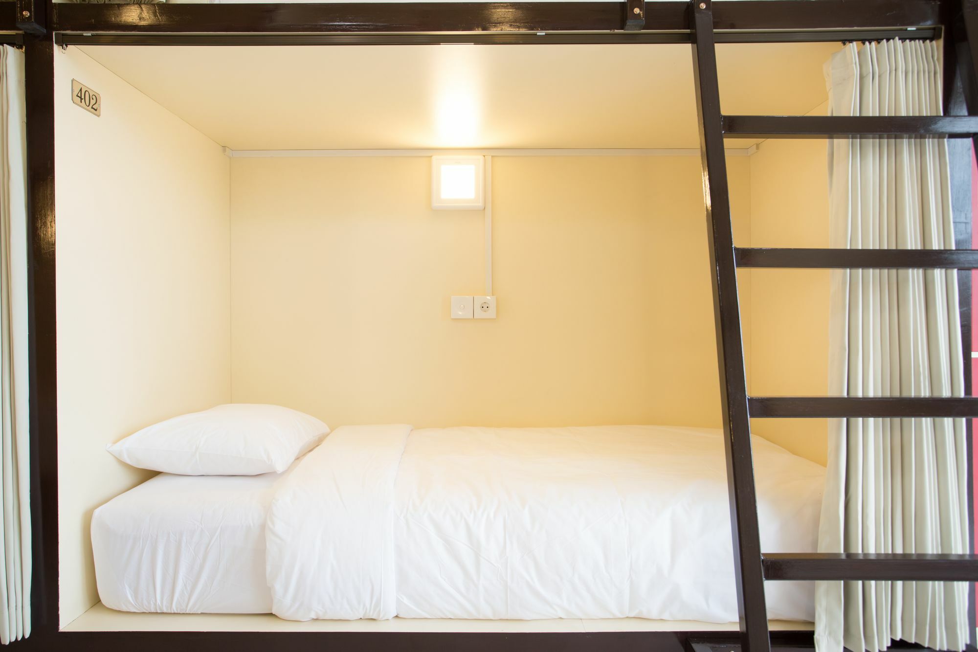 V Canggu Dormitory Exterior photo