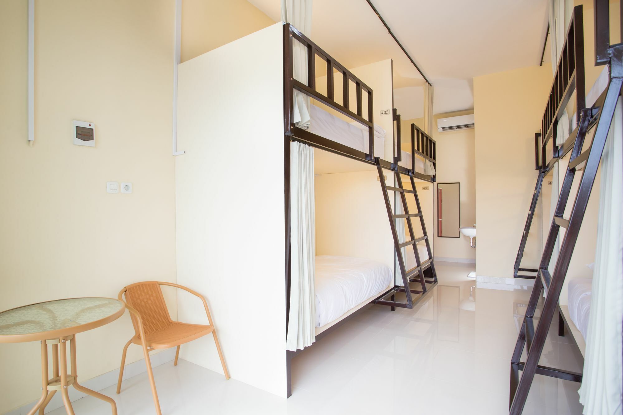 V Canggu Dormitory Exterior photo